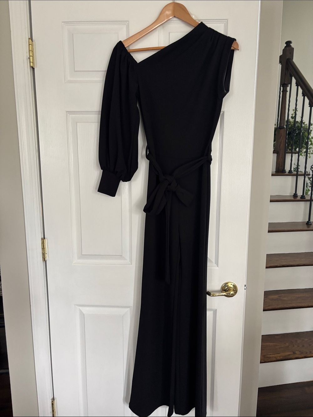 WinWin Black One-Shoulder Jumpsuit with Waist Tie